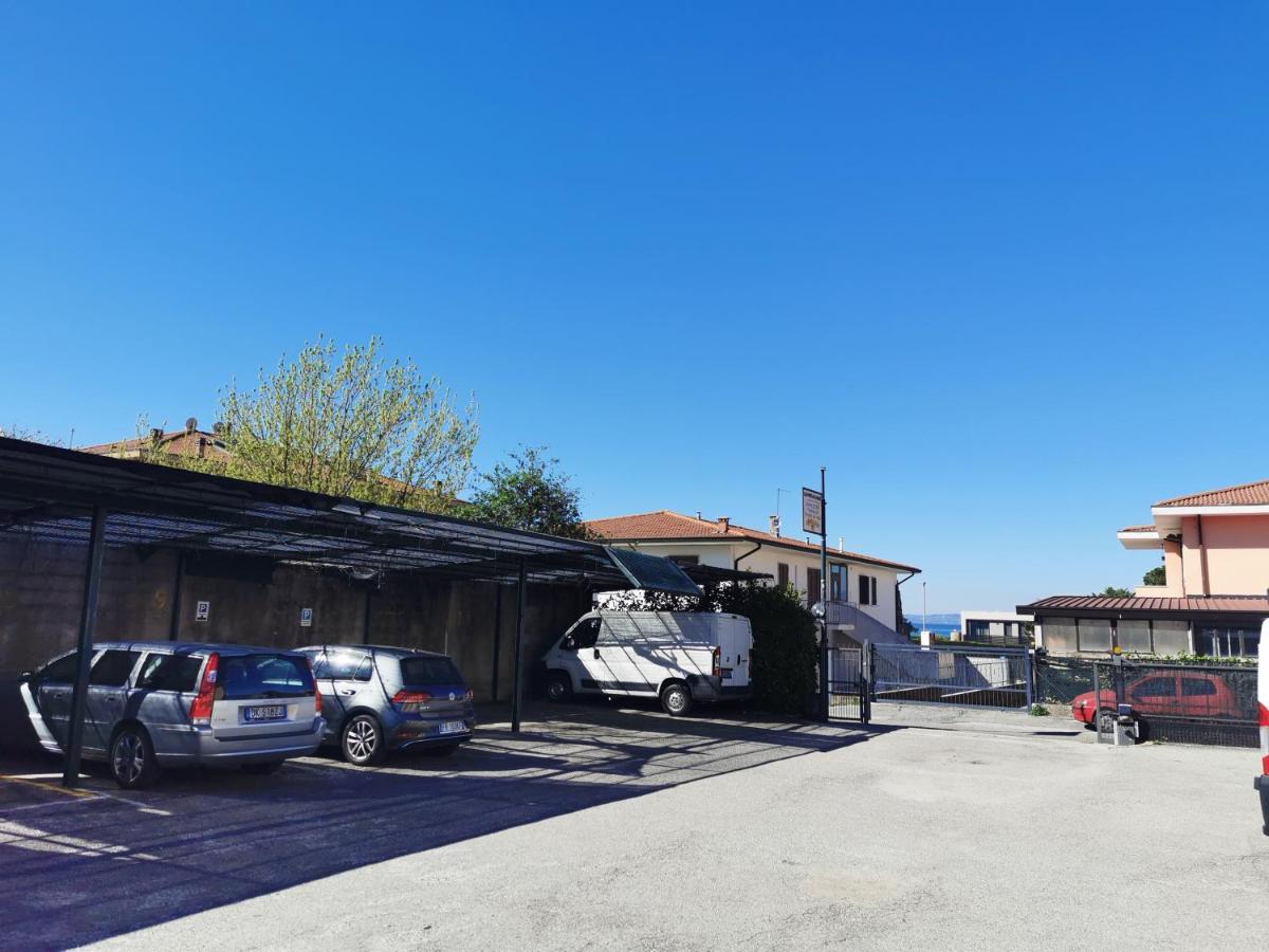 Caba Holiday Bardolino Gritti Bagian luar foto